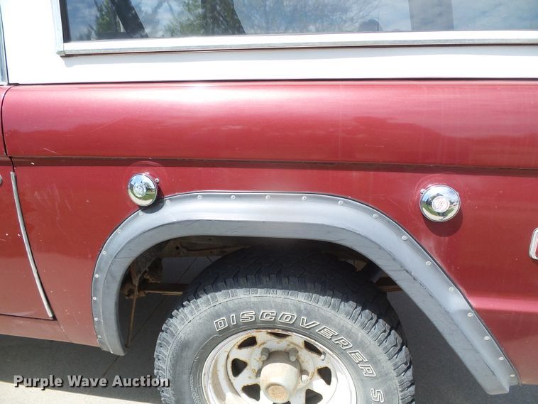 image for item DI5597 1976 Ford Bronco  SUV