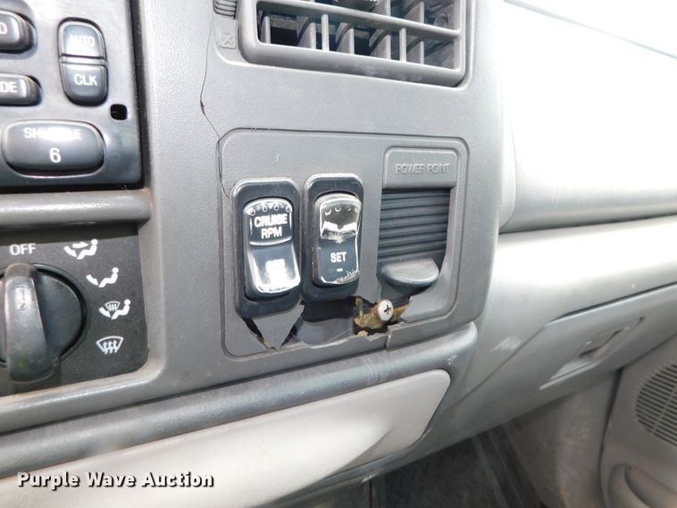 image for item DJ5985 2004 Ford F650 Super Duty XLT  rollback truck