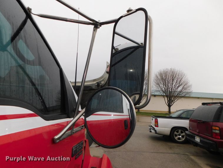 image for item DJ5985 2004 Ford F650 Super Duty XLT  rollback truck