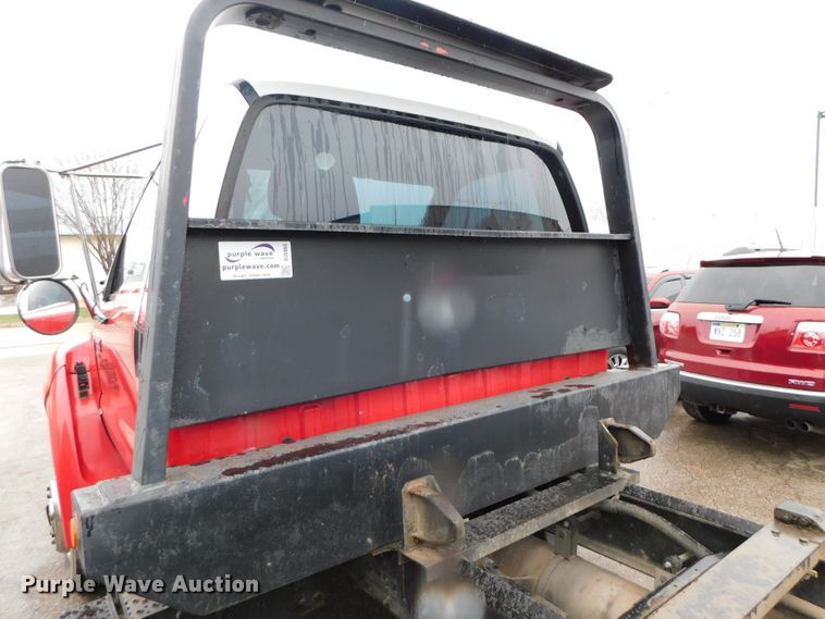 image for item DJ5985 2004 Ford F650 Super Duty XLT  rollback truck