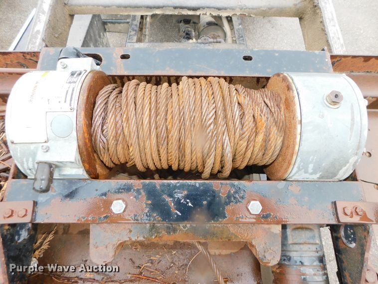 image for item DJ5985 2004 Ford F650 Super Duty XLT  rollback truck