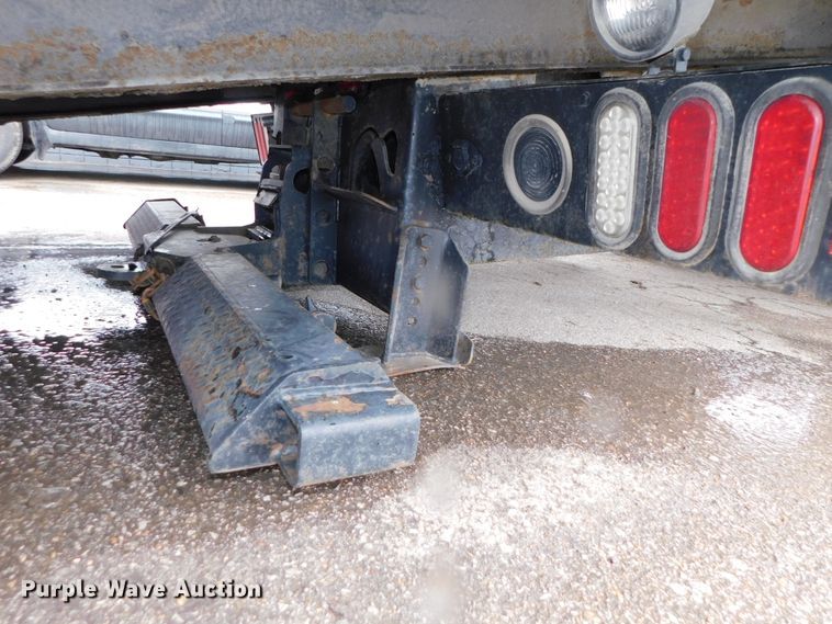 image for item DJ5985 2004 Ford F650 Super Duty XLT  rollback truck