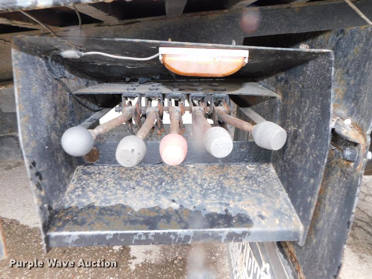 image for item DJ5985 2004 Ford F650 Super Duty XLT  rollback truck