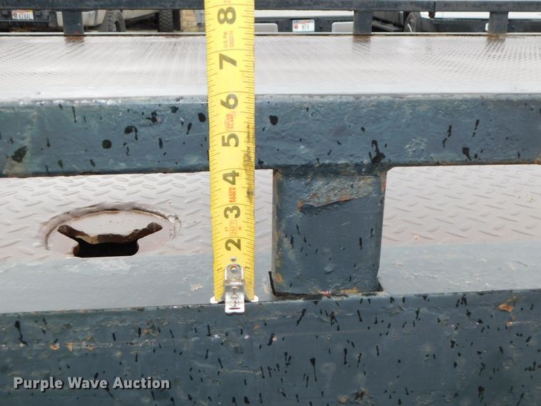 image for item DJ5985 2004 Ford F650 Super Duty XLT  rollback truck