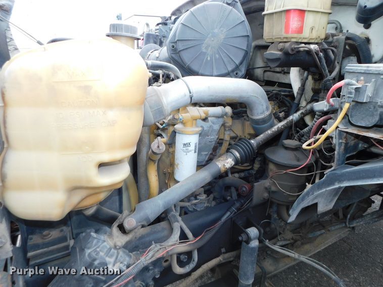 image for item DJ5985 2004 Ford F650 Super Duty XLT  rollback truck