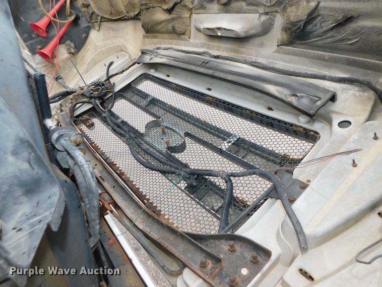 image for item DJ5985 2004 Ford F650 Super Duty XLT  rollback truck