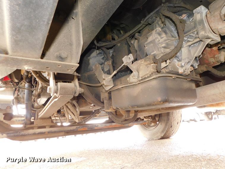 image for item DJ5985 2004 Ford F650 Super Duty XLT  rollback truck