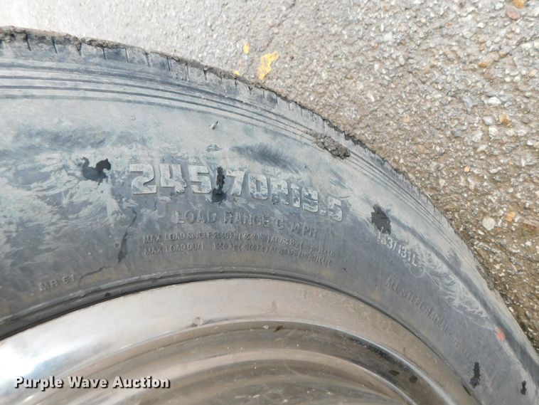 image for item DJ5985 2004 Ford F650 Super Duty XLT  rollback truck