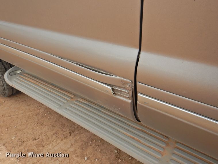 image for item DJ8443 2002 Ford Excursion  SUV