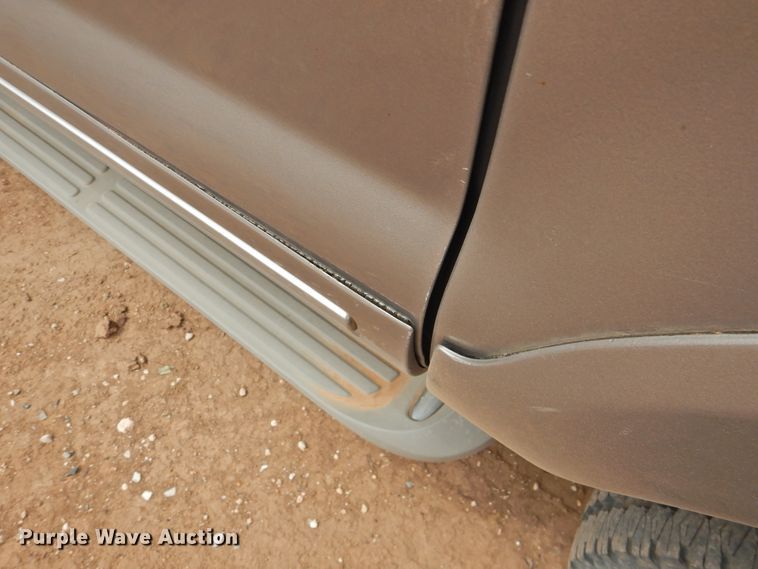 image for item DJ8443 2002 Ford Excursion  SUV