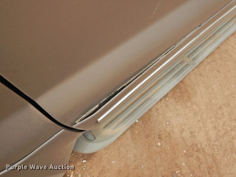 image for item DJ8443 2002 Ford Excursion  SUV