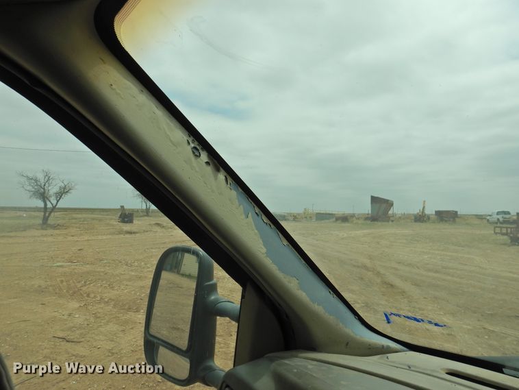 image for item DJ8443 2002 Ford Excursion  SUV