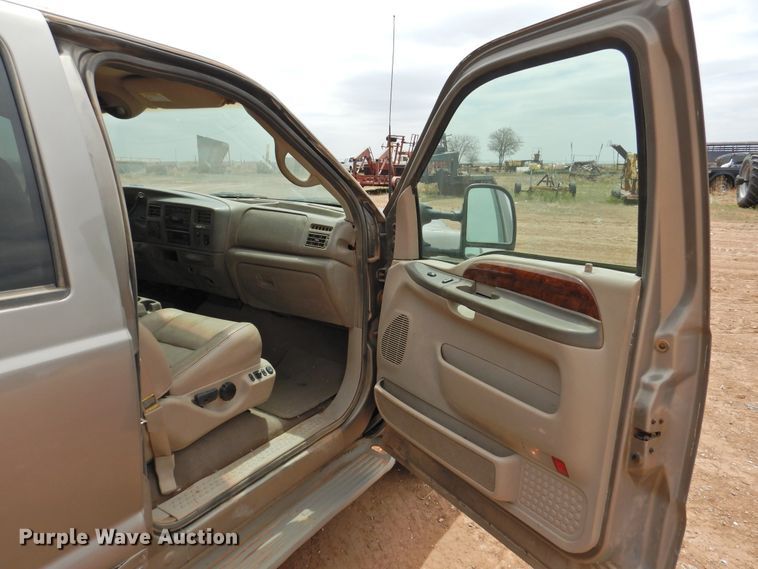 image for item DJ8443 2002 Ford Excursion  SUV