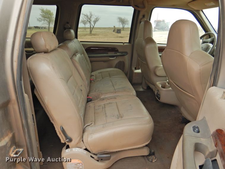 image for item DJ8443 2002 Ford Excursion  SUV