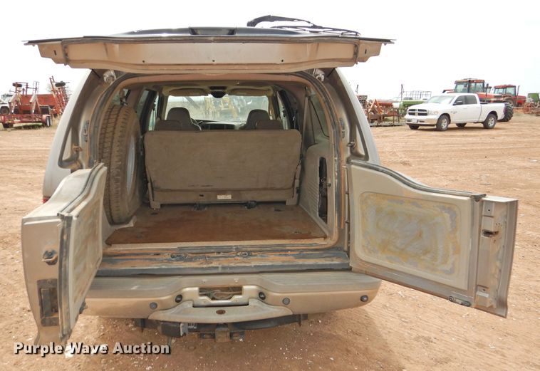 image for item DJ8443 2002 Ford Excursion  SUV