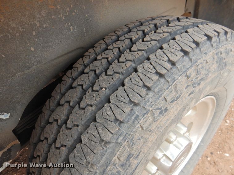 image for item DJ8443 2002 Ford Excursion  SUV