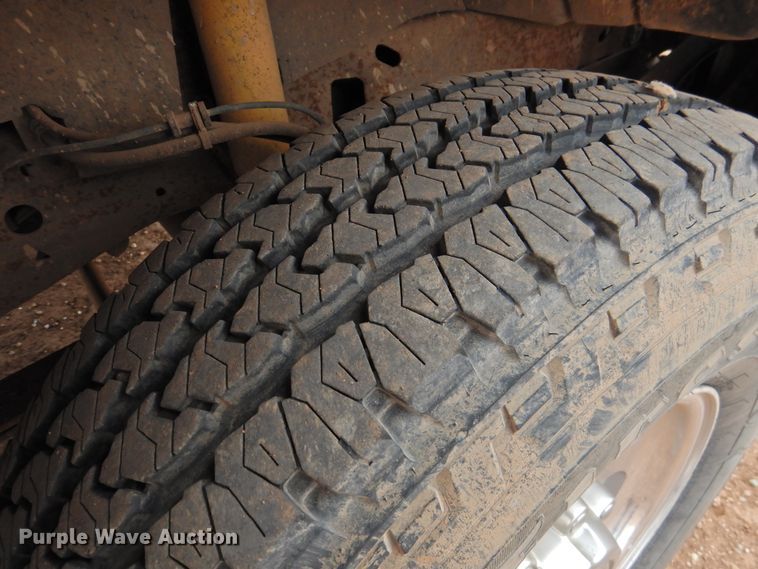 image for item DJ8443 2002 Ford Excursion  SUV