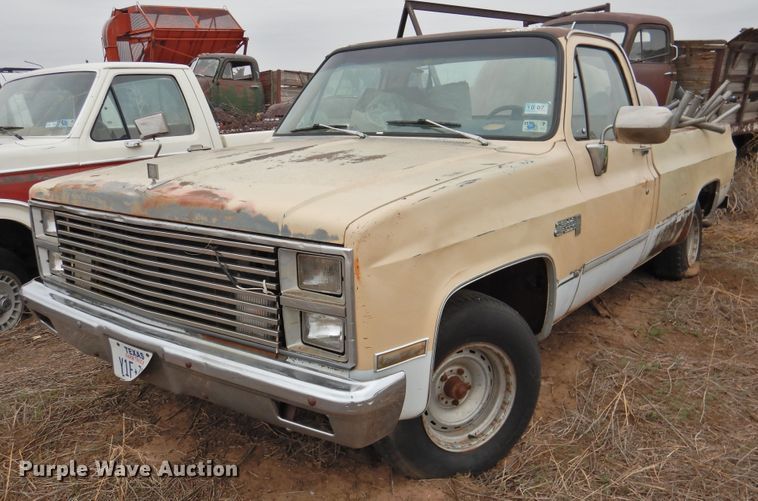 image for item DJ8462 1982 GMC C1500  pickup truck