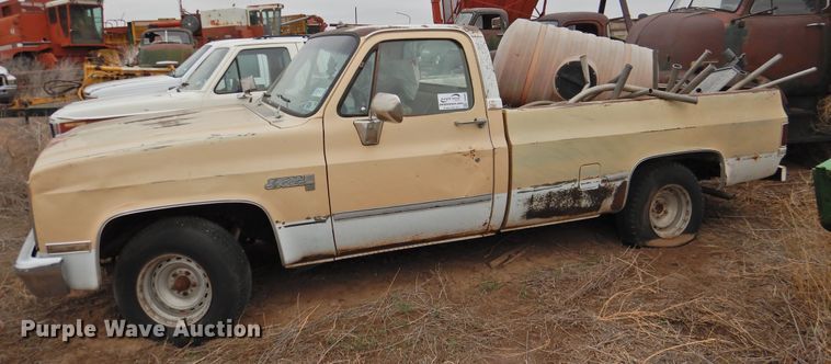 image for item DJ8462 1982 GMC C1500  pickup truck