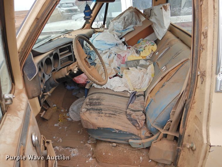 image for item DJ8462 1982 GMC C1500  pickup truck