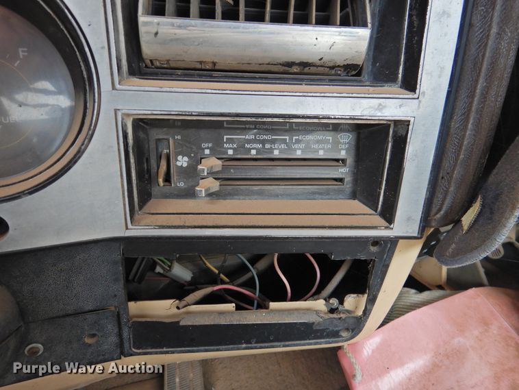 image for item DJ8462 1982 GMC C1500  pickup truck