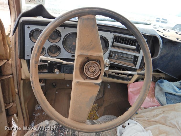 image for item DJ8462 1982 GMC C1500  pickup truck