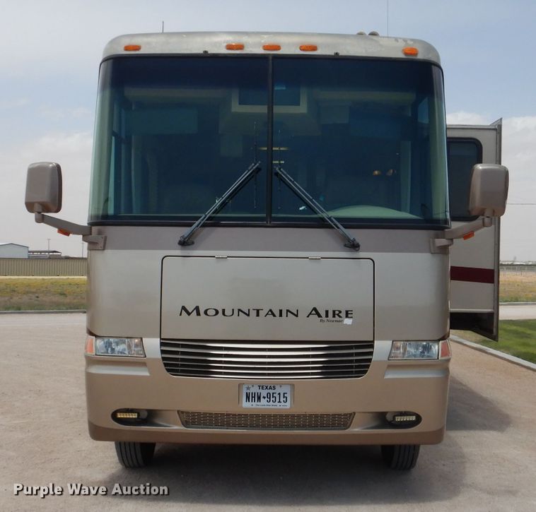 image for item DJ8842 2003 Newmar Mountain Aire  RV