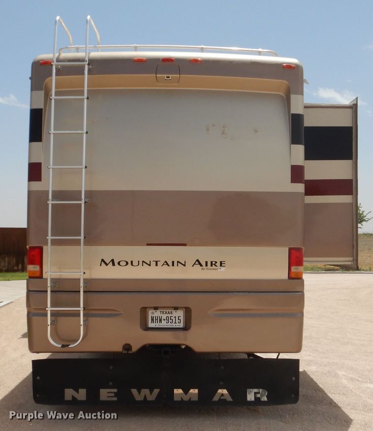 image for item DJ8842 2003 Newmar Mountain Aire  RV
