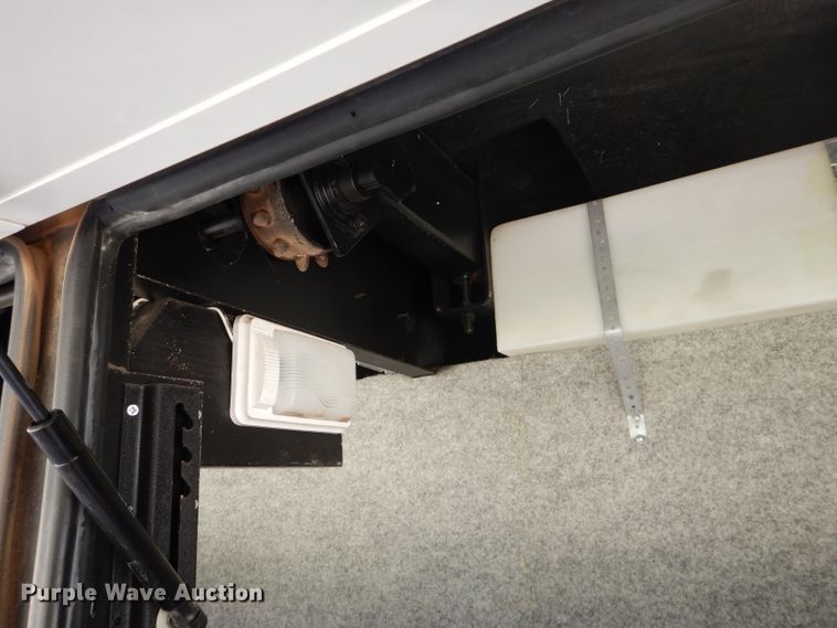 image for item DJ8842 2003 Newmar Mountain Aire  RV