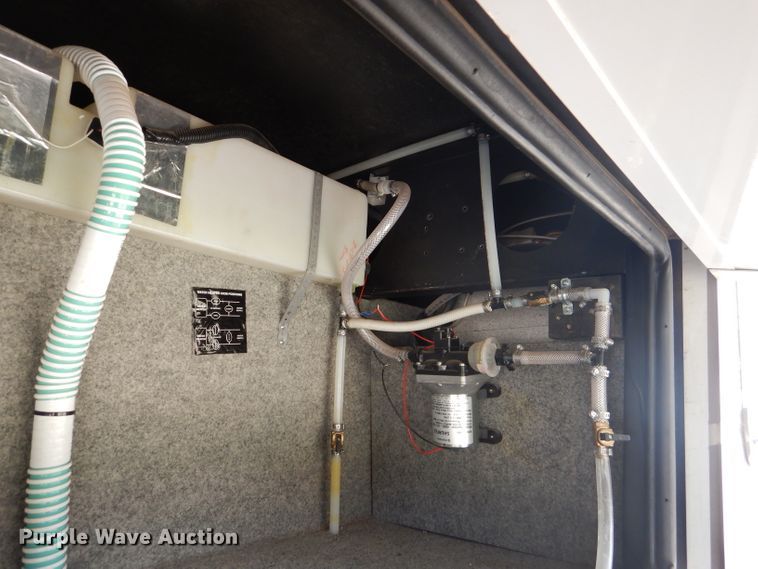 image for item DJ8842 2003 Newmar Mountain Aire  RV