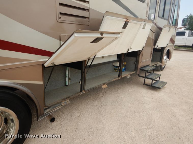 image for item DJ8842 2003 Newmar Mountain Aire  RV
