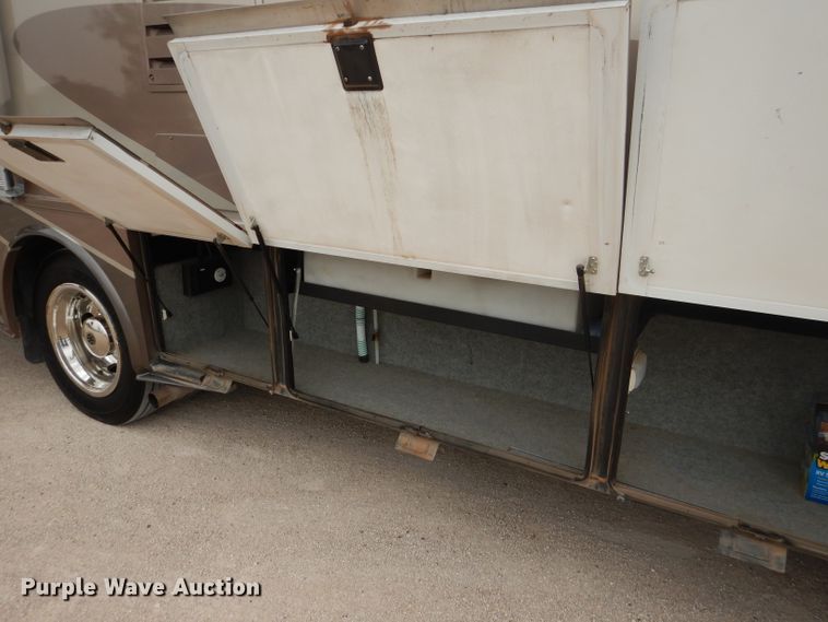 image for item DJ8842 2003 Newmar Mountain Aire  RV