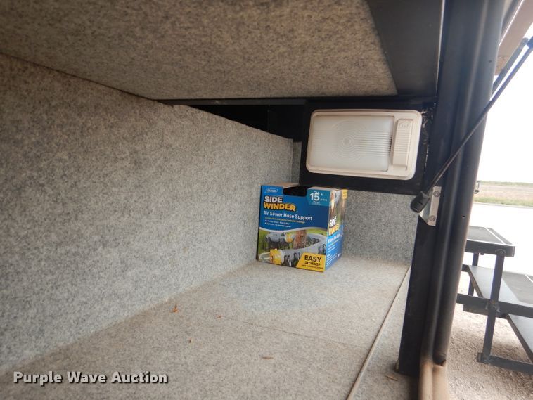 image for item DJ8842 2003 Newmar Mountain Aire  RV