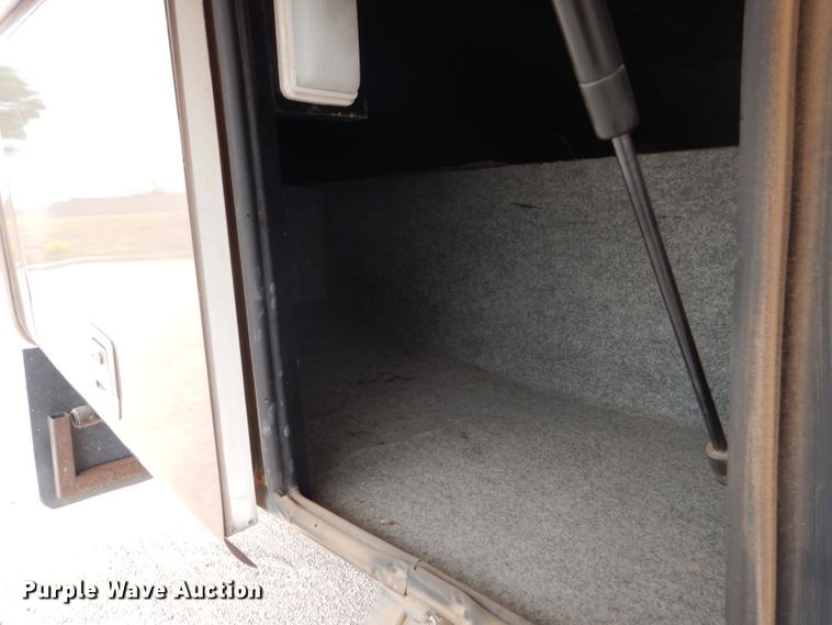 image for item DJ8842 2003 Newmar Mountain Aire  RV