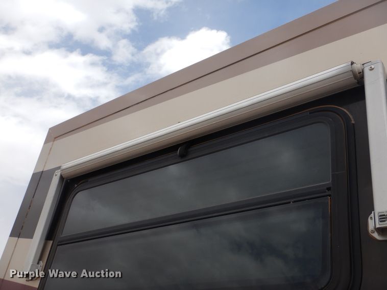 image for item DJ8842 2003 Newmar Mountain Aire  RV