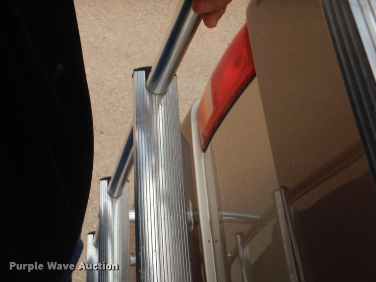 image for item DJ8842 2003 Newmar Mountain Aire  RV