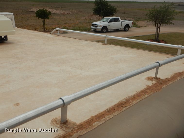 image for item DJ8842 2003 Newmar Mountain Aire  RV