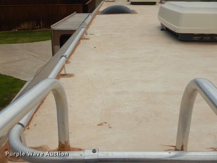 image for item DJ8842 2003 Newmar Mountain Aire  RV