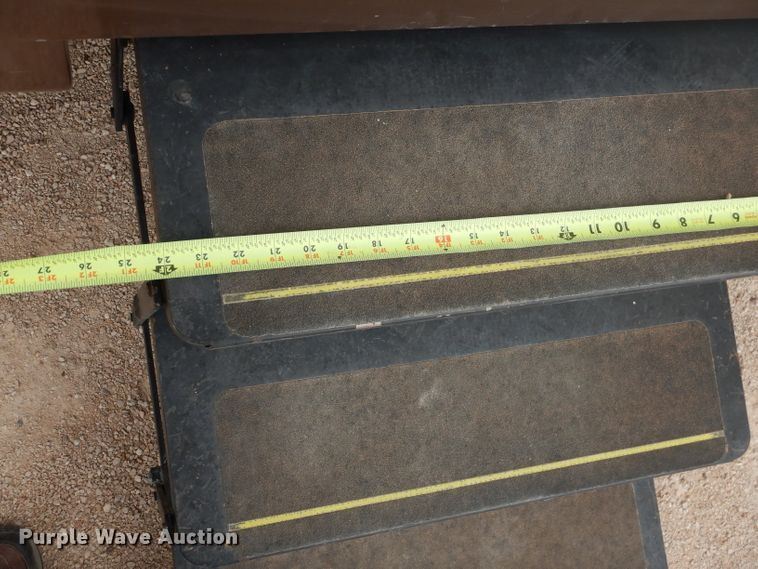 image for item DJ8842 2003 Newmar Mountain Aire  RV