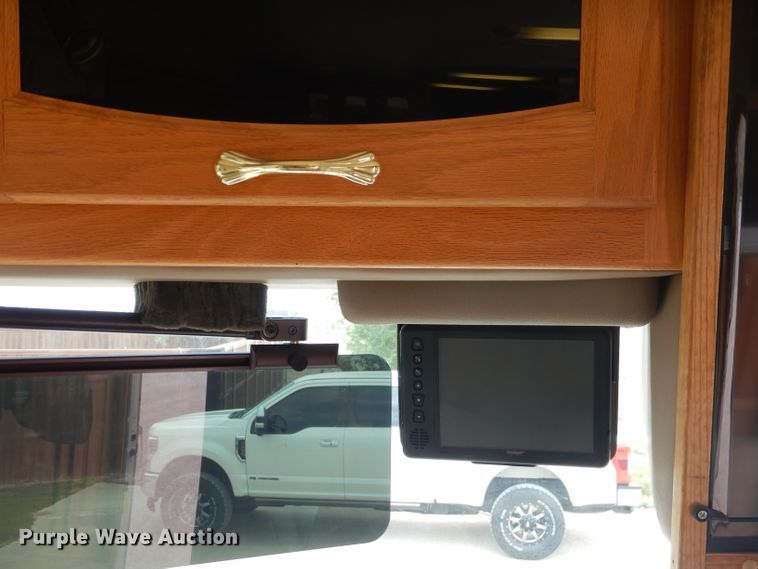 image for item DJ8842 2003 Newmar Mountain Aire  RV