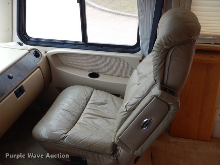 image for item DJ8842 2003 Newmar Mountain Aire  RV