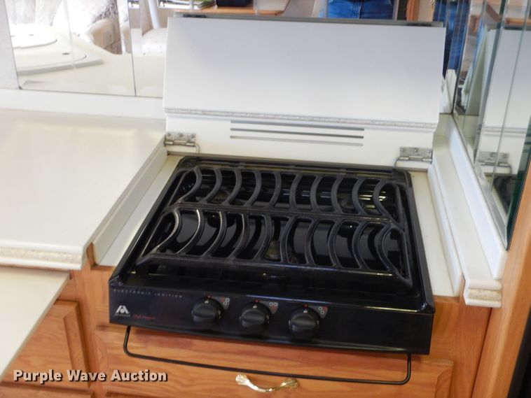 image for item DJ8842 2003 Newmar Mountain Aire  RV