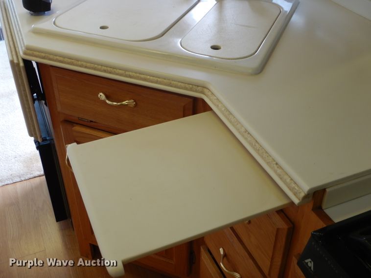 image for item DJ8842 2003 Newmar Mountain Aire  RV