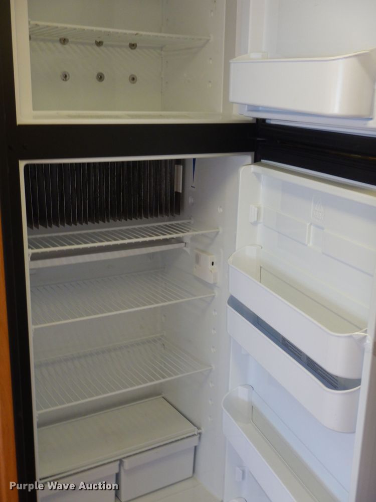 image for item DJ8842 2003 Newmar Mountain Aire  RV