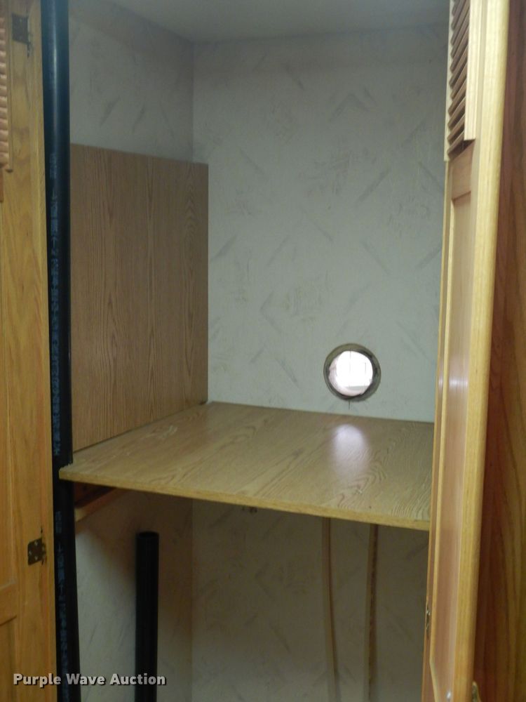 image for item DJ8842 2003 Newmar Mountain Aire  RV