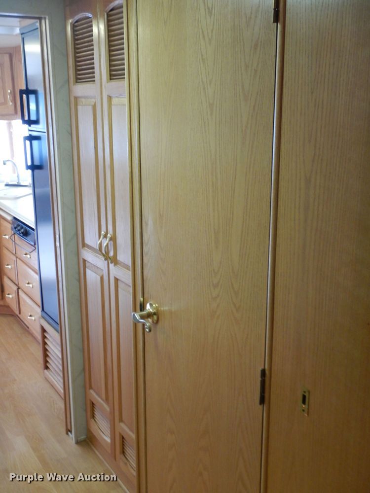 image for item DJ8842 2003 Newmar Mountain Aire  RV