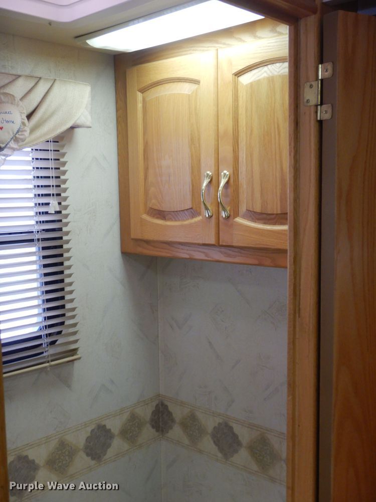 image for item DJ8842 2003 Newmar Mountain Aire  RV