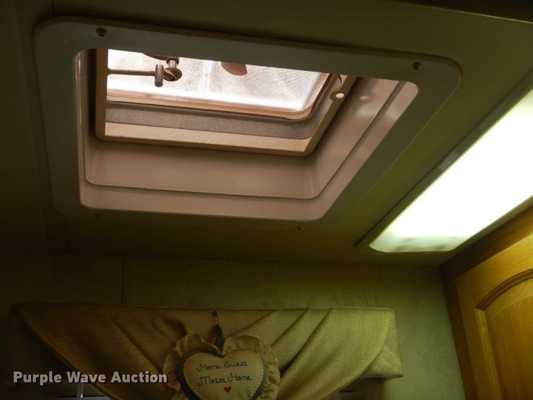 image for item DJ8842 2003 Newmar Mountain Aire  RV