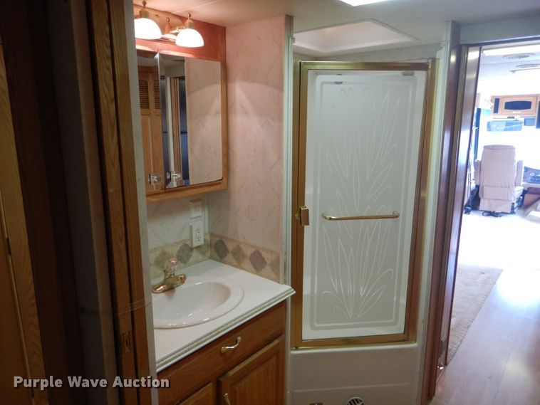 image for item DJ8842 2003 Newmar Mountain Aire  RV