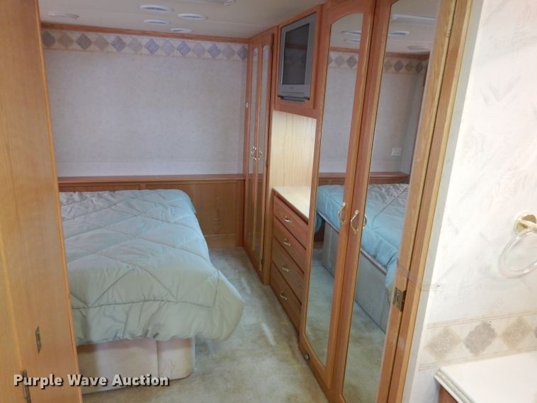 image for item DJ8842 2003 Newmar Mountain Aire  RV